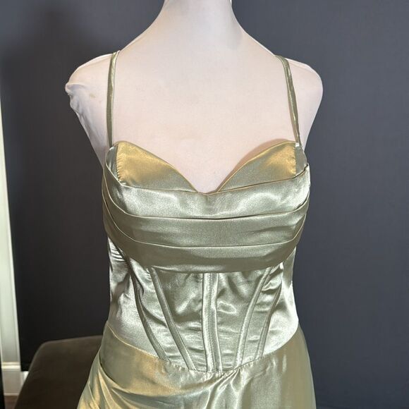 Women’s Light Green Prom Formal Dress Criss Cross Straps Leg Slit Size 8 NWOT - Picture 3 of 12